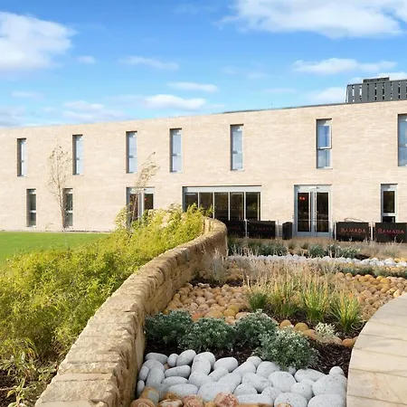 Ramada By Wyndham Leeds East 4*