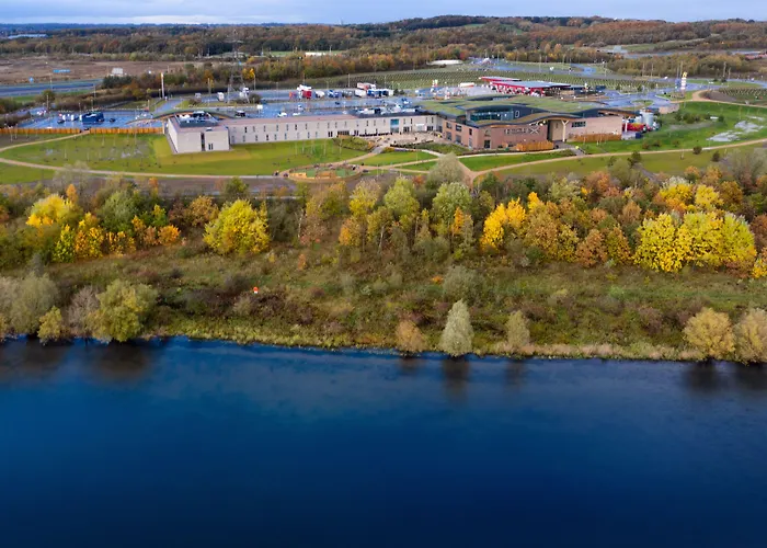 Ramada By Wyndham East 4* ليدز