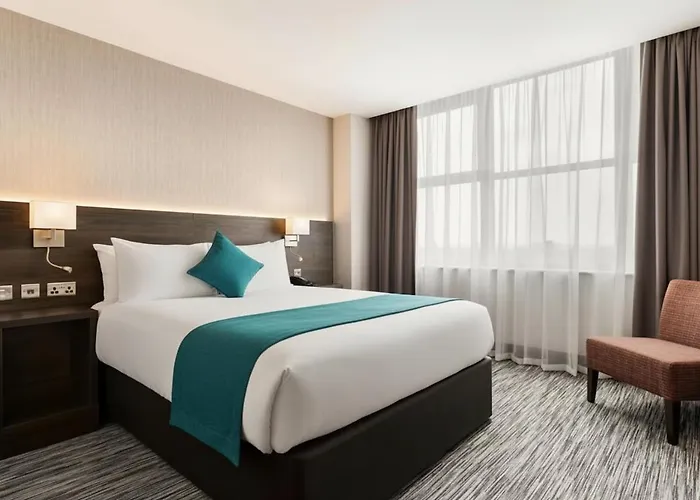 Ramada By Wyndham East فندق 4*