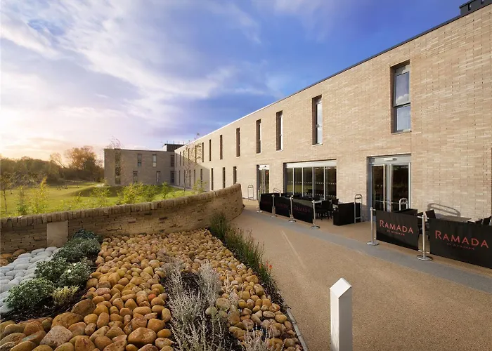 فندق Ramada By Wyndham East