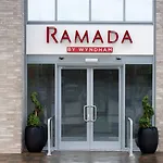 Ramada By Wyndham East לידס