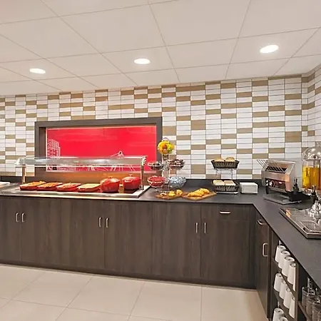 Hotel Ramada By Wyndham East