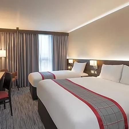 Hotel Ramada By Wyndham East