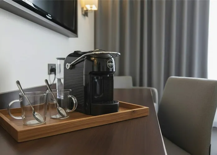 Ramada By Wyndham East