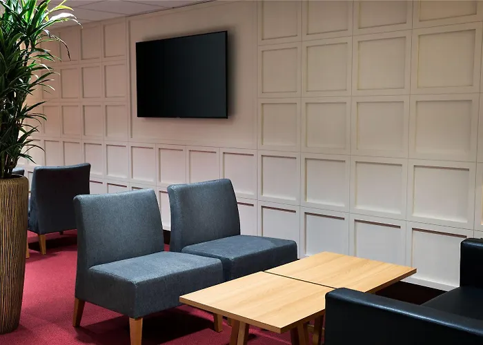 Hotel Ramada By Wyndham East