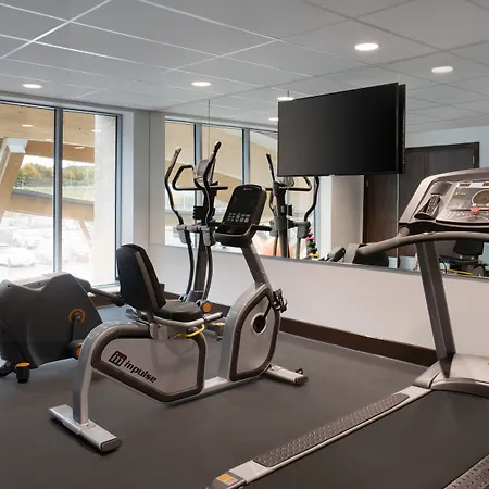 Ramada By Wyndham East Szálloda 4*