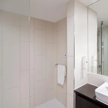 Ramada By Wyndham East Szálloda Leeds