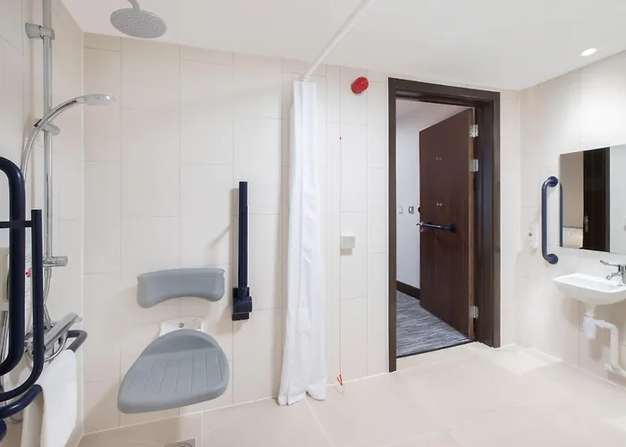 Ramada By Wyndham East